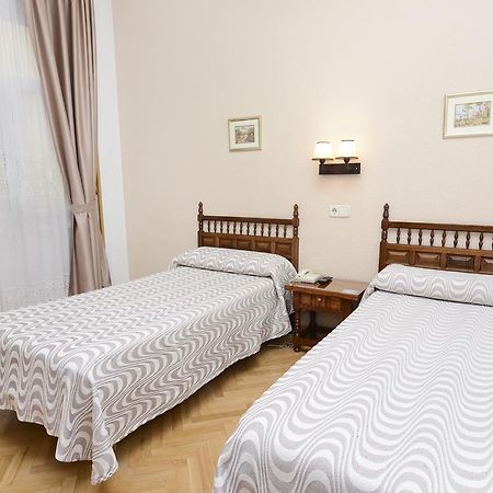 Hostal Biarritz Madrid Kültér fotó