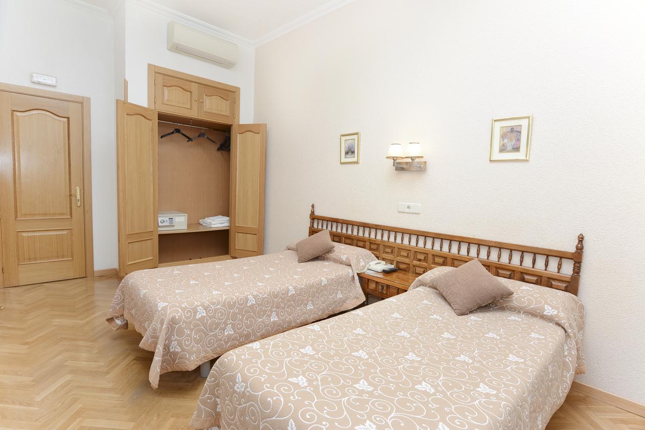 Hostal Biarritz Madrid Kültér fotó