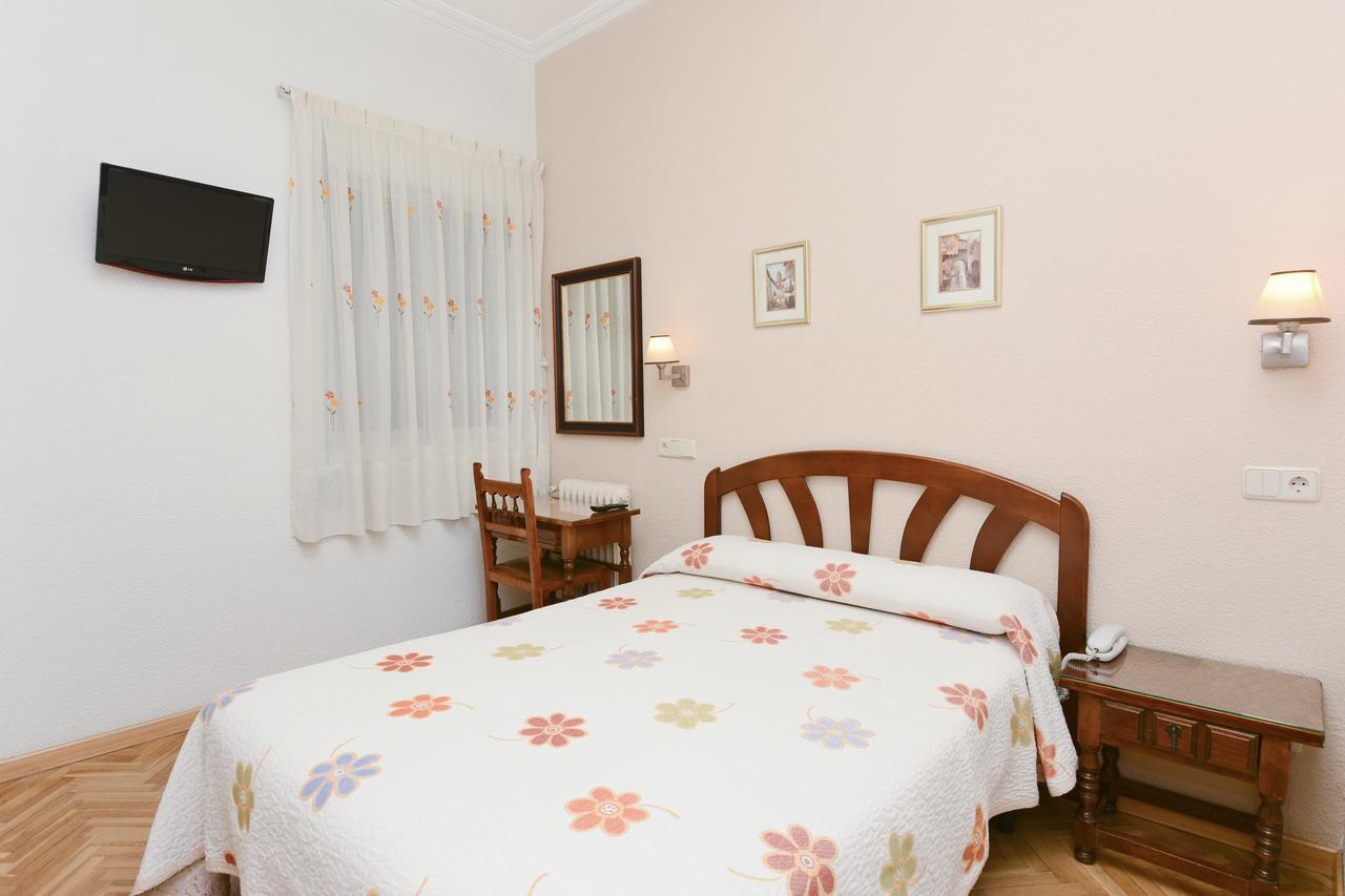 Hostal Biarritz Madrid Kültér fotó