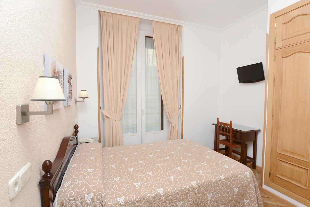 Hostal Biarritz Madrid Kültér fotó