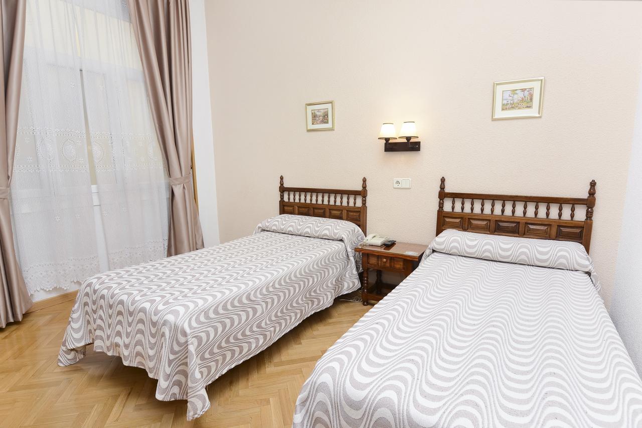 Hostal Biarritz Madrid Kültér fotó